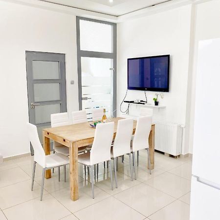 בודפשט Luxury Apartment In The Centre Ac Parking Garden מראה חיצוני תמונה