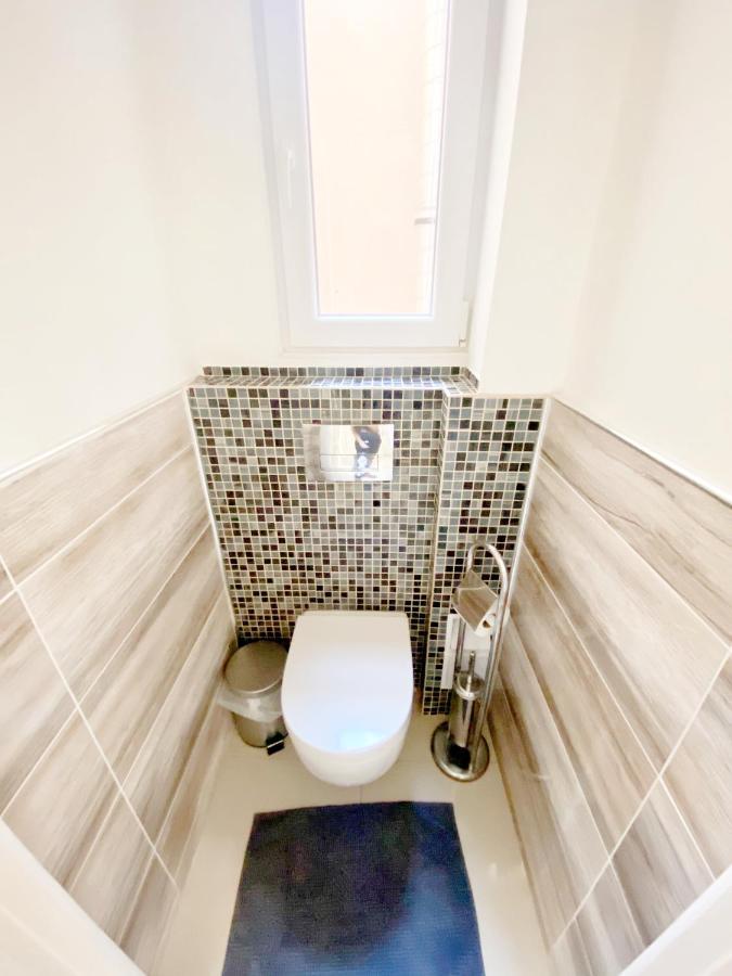 בודפשט Luxury Apartment In The Centre Ac Parking Garden מראה חיצוני תמונה