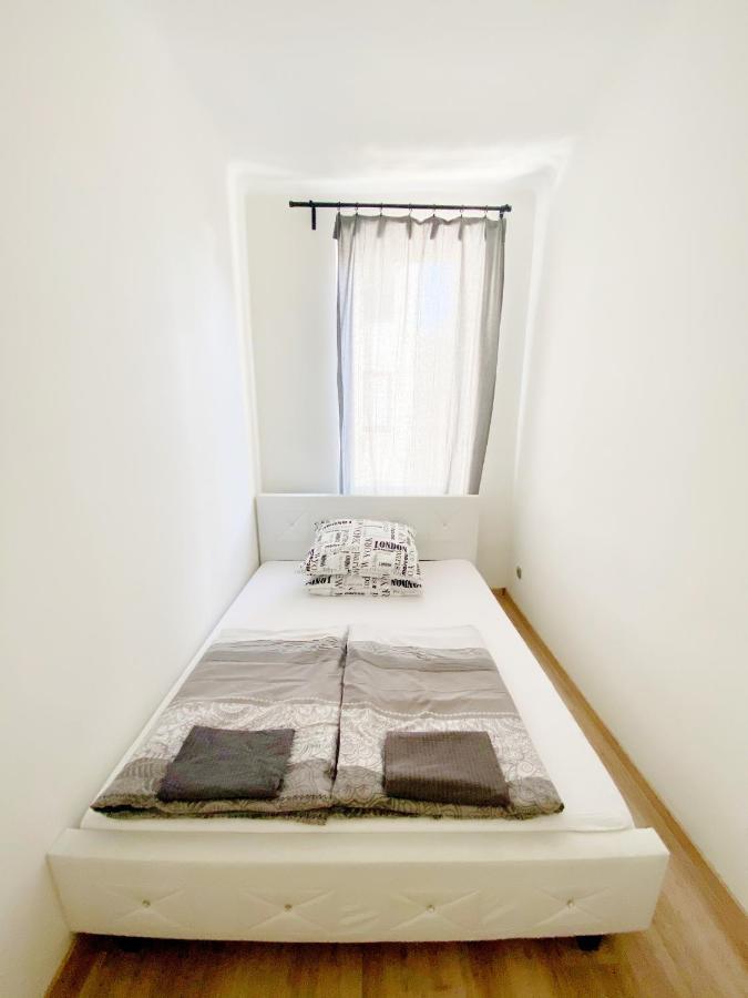 בודפשט Luxury Apartment In The Centre Ac Parking Garden מראה חיצוני תמונה